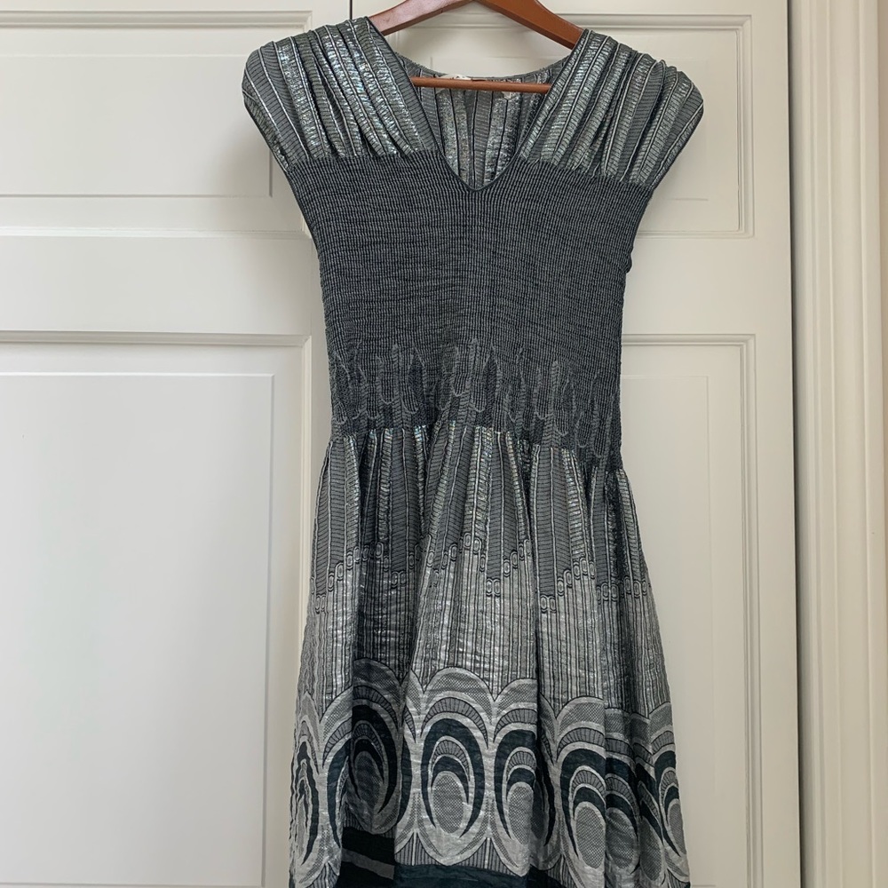 Adorable summery Max Studio dress. Great for summer parties.